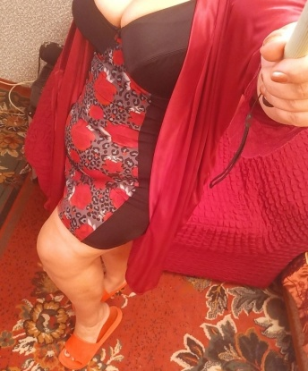 Горячая брюнетка с обворожительными формами приглашает в гости на пикантное свидание. Обещаю, будет незабываемо! 13757, 39 лет